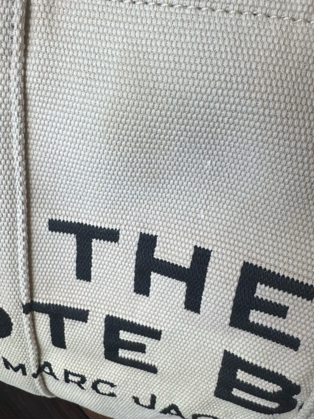 Marc Jacobs Cream Canvas 'The Tote Bag' with Black Logo - Picture 5 of 13